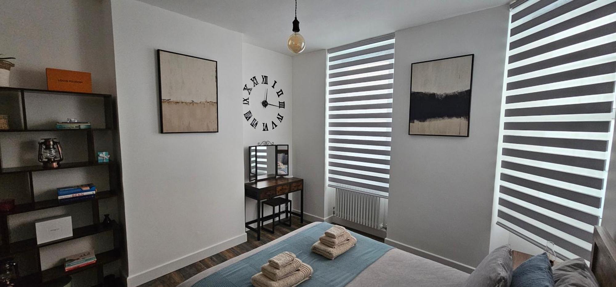 Tower Bridge Spacious King Bedroom With Extra Large Windows Londra Exterior foto